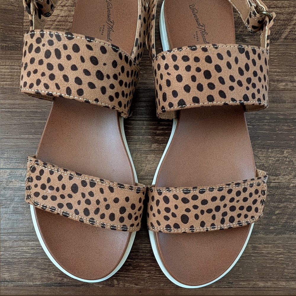 Universal Thread Sandals - Picture 4 of 4